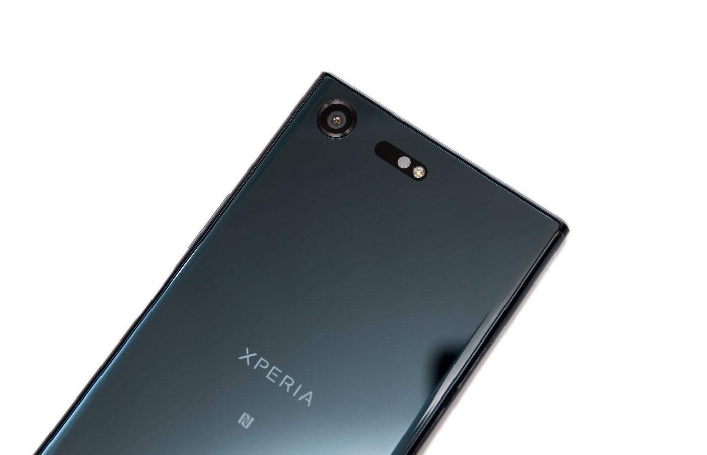 電力性能實測！世界唯一 4K+HDR 智慧手機 Sony Xperia XZ Premium @3C 達人廖阿輝