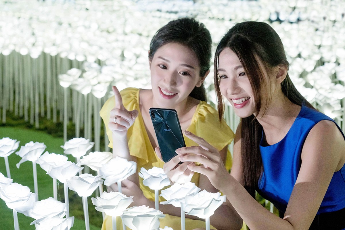 [新聞] 孔劉樂收限定版 ZenFone 5 現場驗收拍照成果 粉絲提前慶生 孔劉感動：「真的覺得很驚喜！」@3C 達人廖阿輝