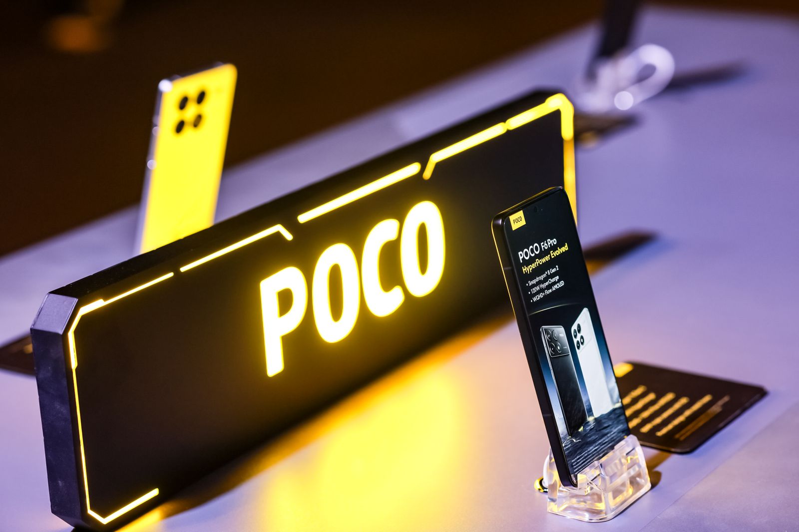 POCO 最新一代 F 系列開創旗艦市場新領域 POCO F6 Pro 體驗進化超強性能 POCO F6 感受極速魅力 @3C 達人廖阿輝