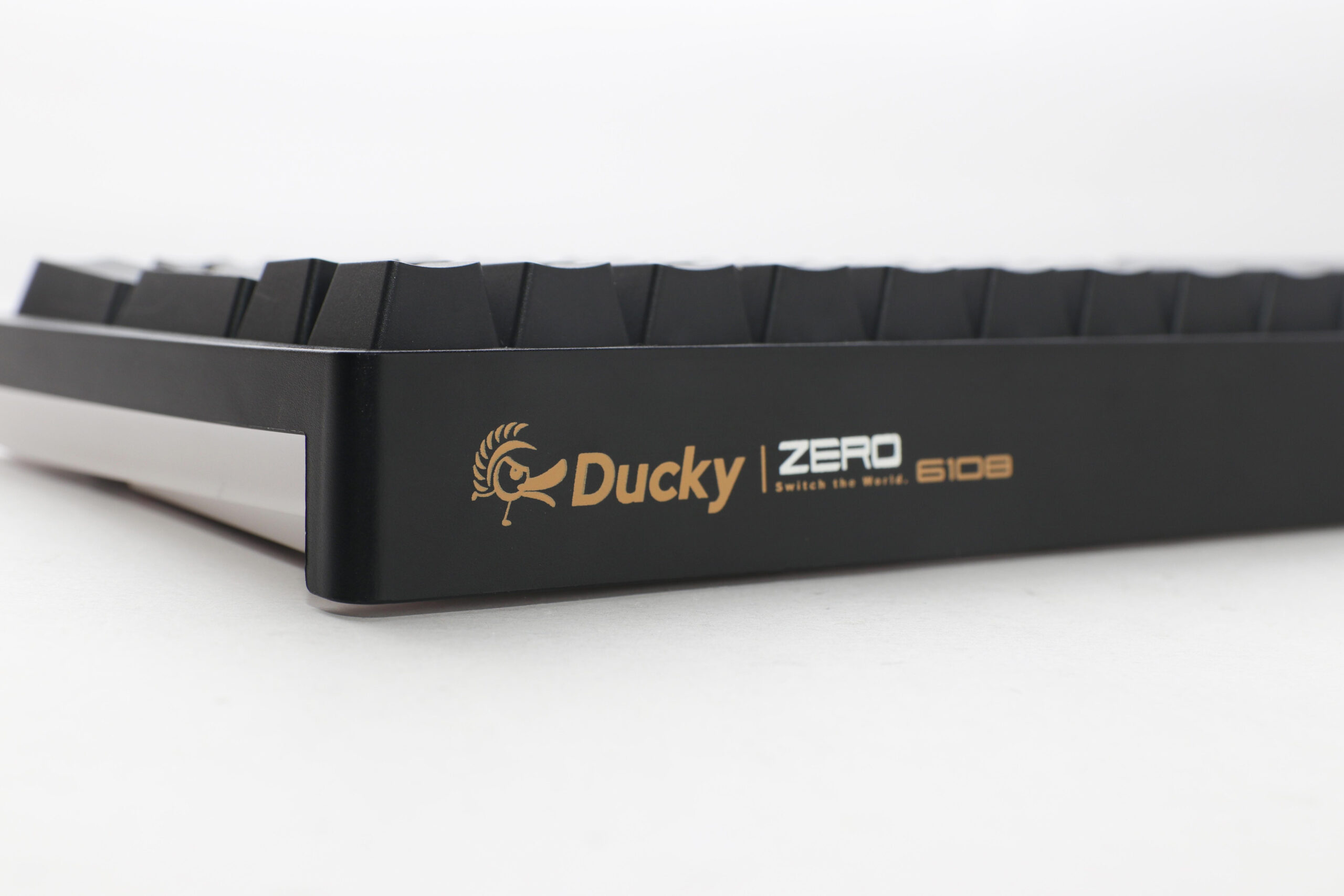 8K 版 Ducky One 3 Pro 納斯卡真三色 PBT 現身 還有無線三模 Zero 6108 機械鍵盤同步發售！ @3C 達人廖阿輝