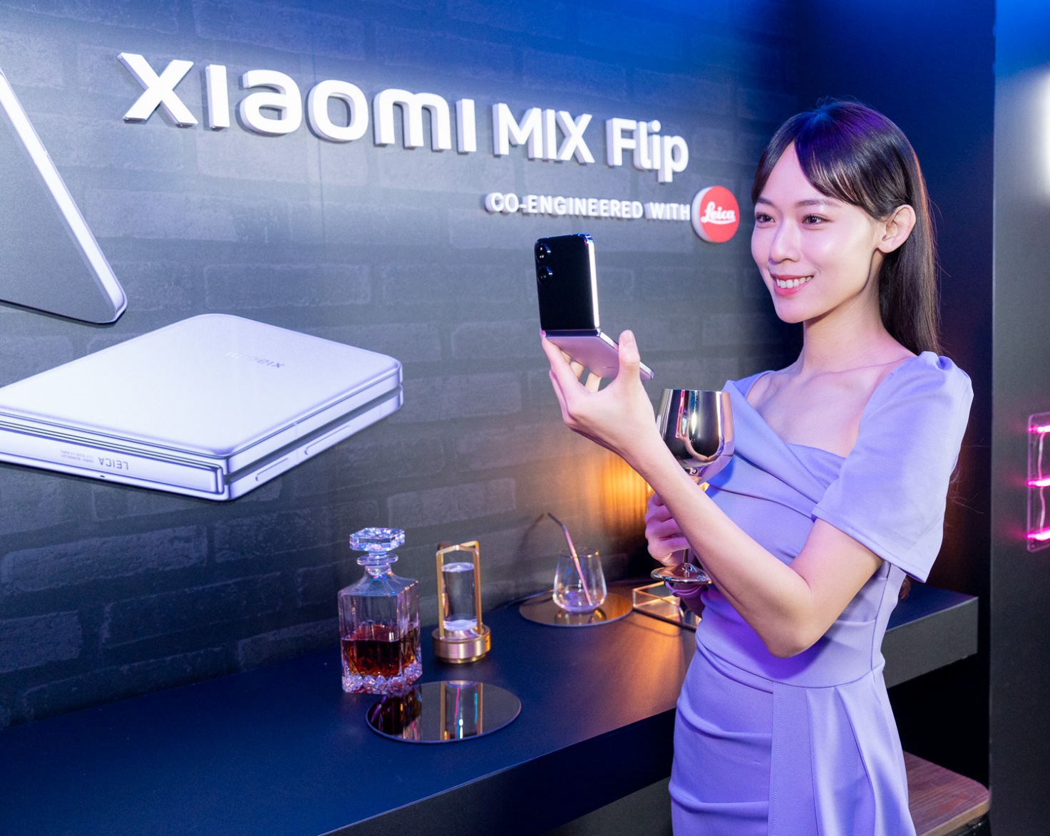 小米首款摺疊機 Xiaomi MIX Flip 登台首發 旗艦級鏡頭與性能挑戰摺疊手機王者 健康助手 Xiaomi 手環 9 與旗艦耳機 Xiaomi Buds 5 等智慧穿戴新品同步亮相 @3C 達人廖阿輝